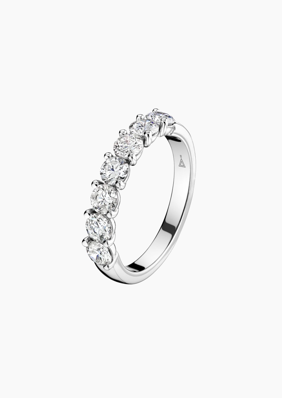 Eternelle wedding ring in gold and diamonds / Lepage