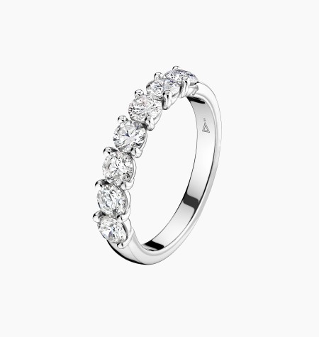 Eternelle wedding ring in gold and diamonds / Lepage