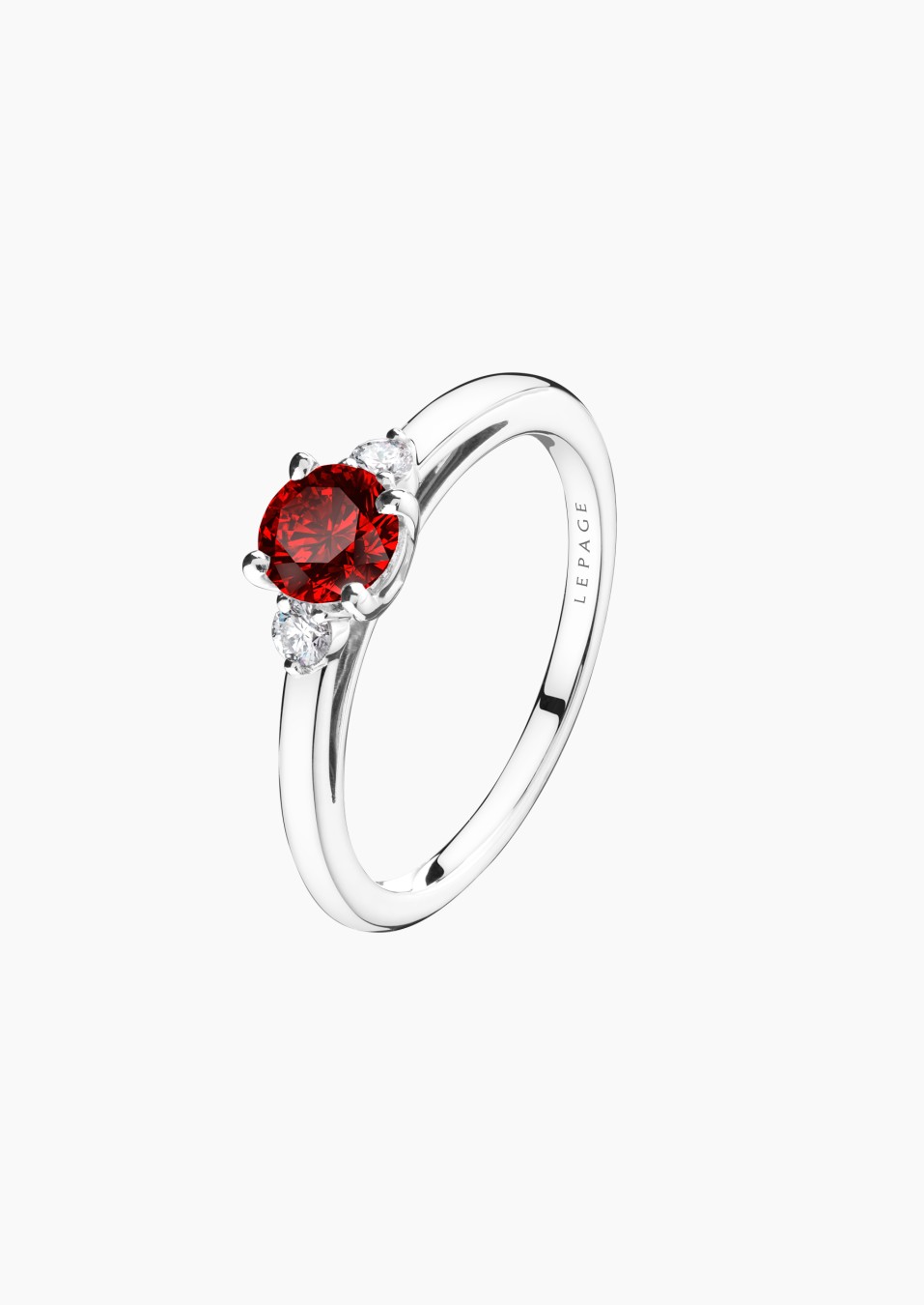 Passion ring in gold, ruby and diamonds / Lepage