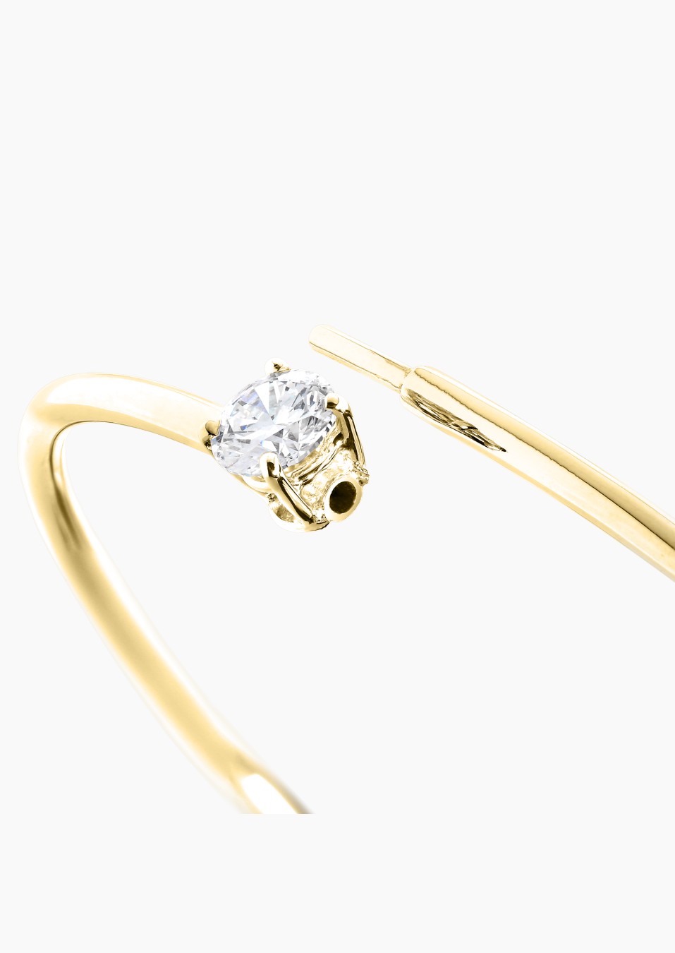 Pur flexible bangle bracelet in gold and diamonds / Lepage
