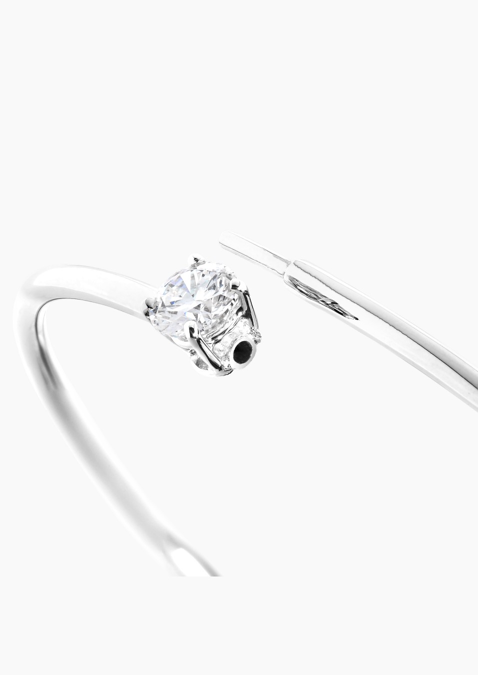 Pur flexible bangle bracelet in gold and diamonds / Lepage