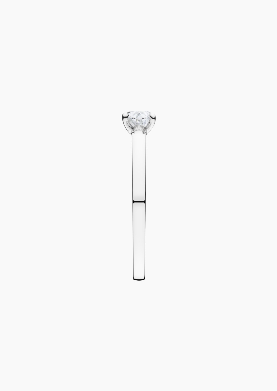 Emotion solitaire in gold and oval-cut diamond / Lepage Emotion solitaire in gold and oval-cut diamond / Lepage