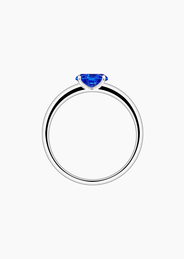 Emotion solitaire in gold and oval-cut sapphire / Lepage