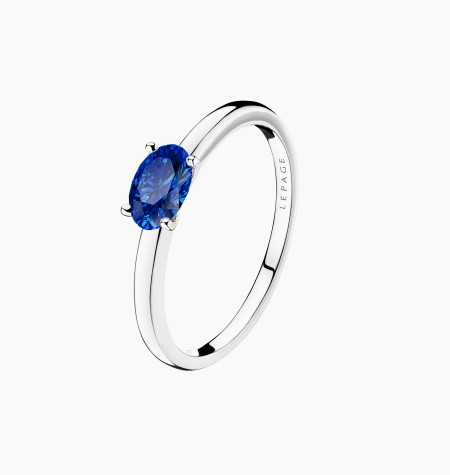 Emotion solitaire in gold and oval-cut sapphire / Lepage