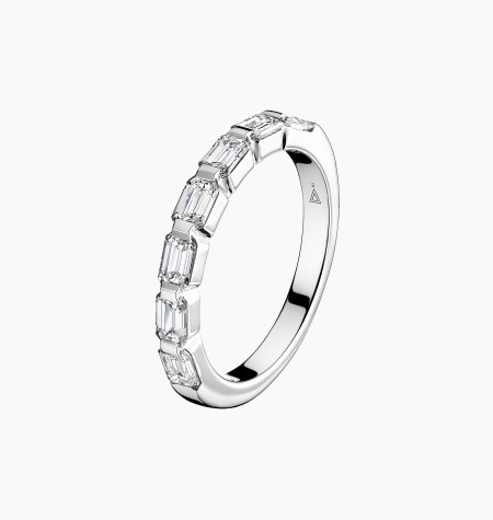 
                                                                                    Alliance Fougueuse en or et diamants taille radiant / Lepage
                                                                            