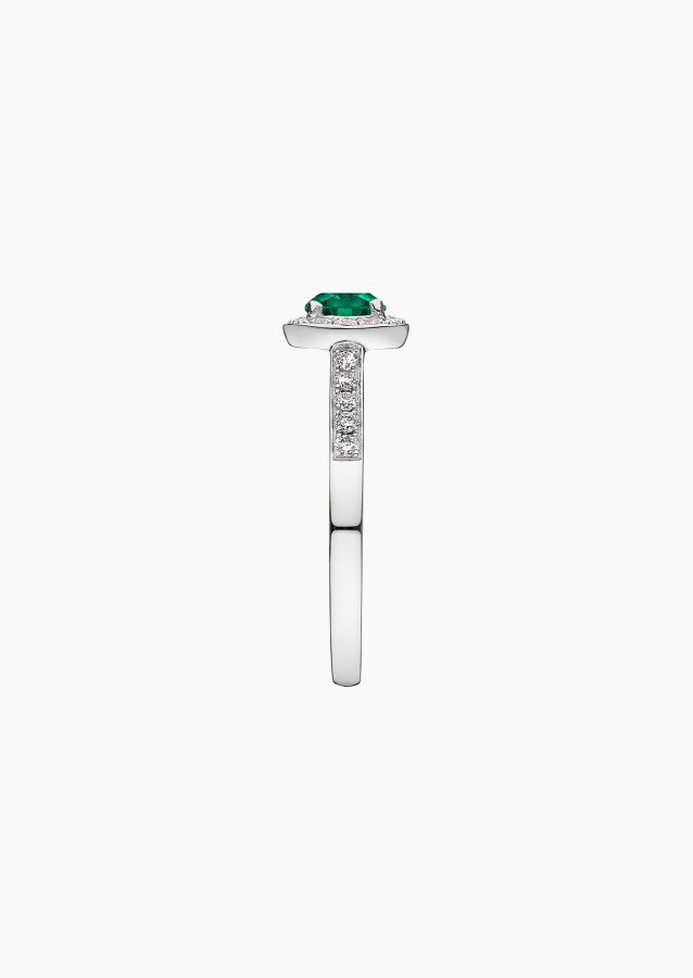 Coquette solitaire in gold, emerald and diamonds / Lepage