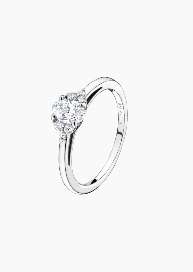 
                                                                                    Bague Madeleine en or et diamants / Lepage
                                                                            