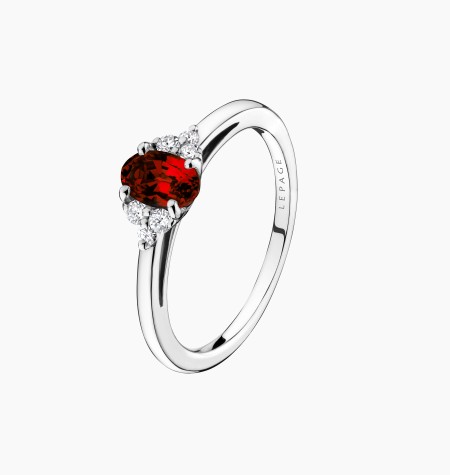 
                                                                                    Bague Madeleine en or, rubis et diamants / Lepage
                                                                            