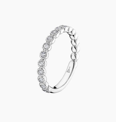 
                                                                                    Capucine wedding ring in gold and diamonds / Lepage
                                                                            