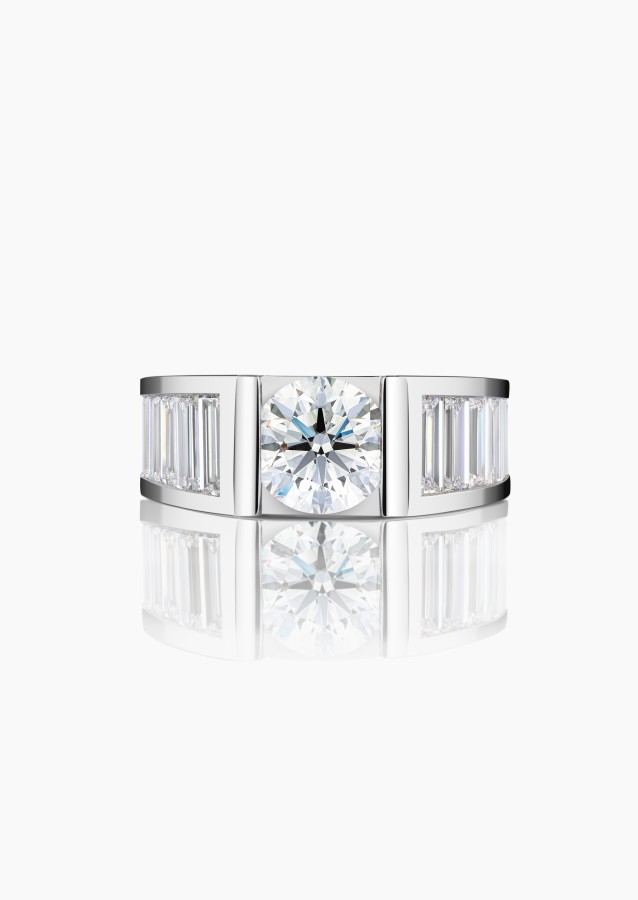
                                                                                    The Audacieuse ring in white gold and diamonds / Lepage
                                                                            