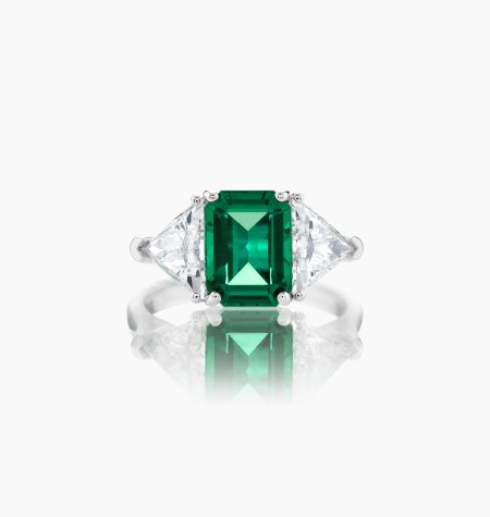 
                                                                                    Lepage Cléo ring in platinum, emerald and diamonds / Lepage
                                                                            