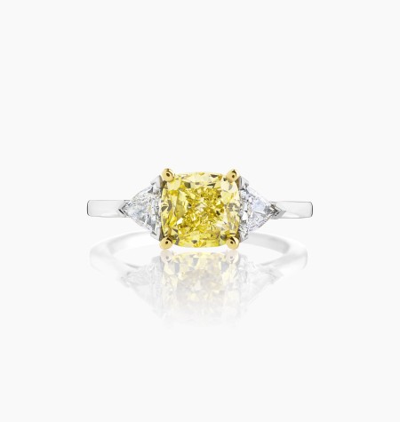
                                                                                    Evidence 1922 ring in white gold, yellow diamond and diamonds / Lepage
                                                                            