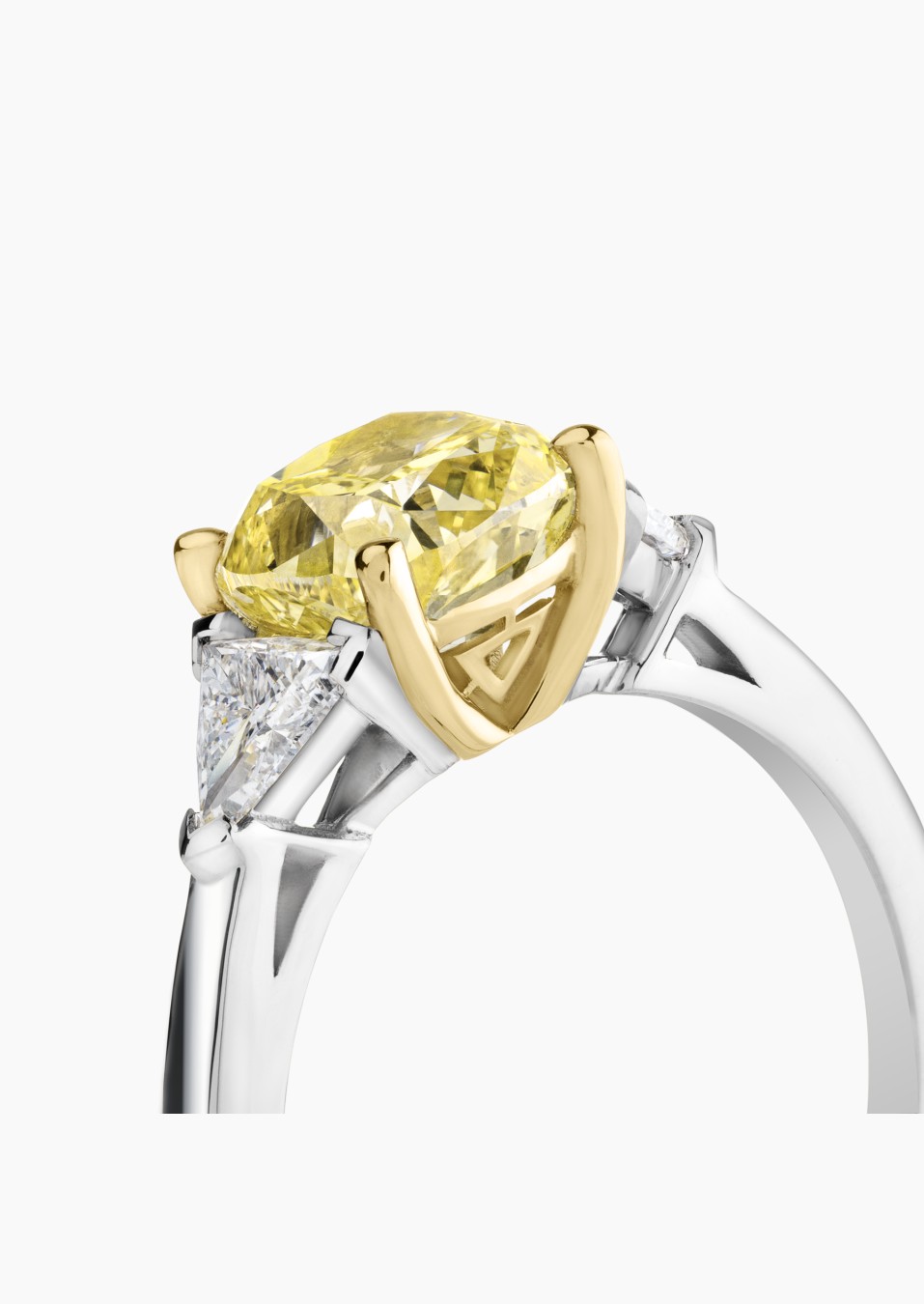 Bague Evidence 1922 en or blanc, diamant jaune et diamants / Lepage