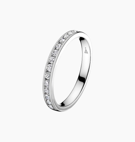 
                                                                                    Destinée wedding ring in gold and diamonds / Lepage
                                                                            