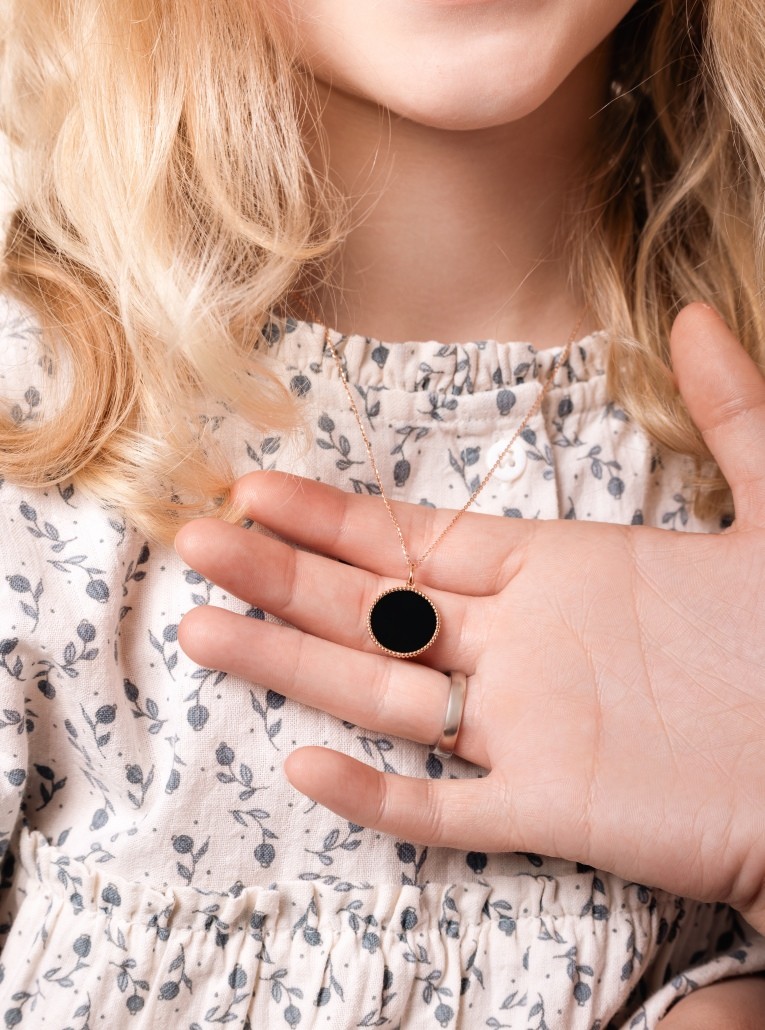 Colette Lune Perlée Medal - Onyx