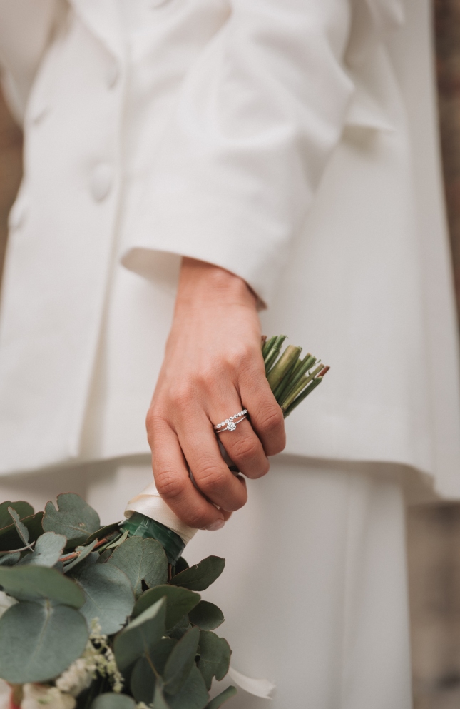 Idylle ring in white gold and diamond 