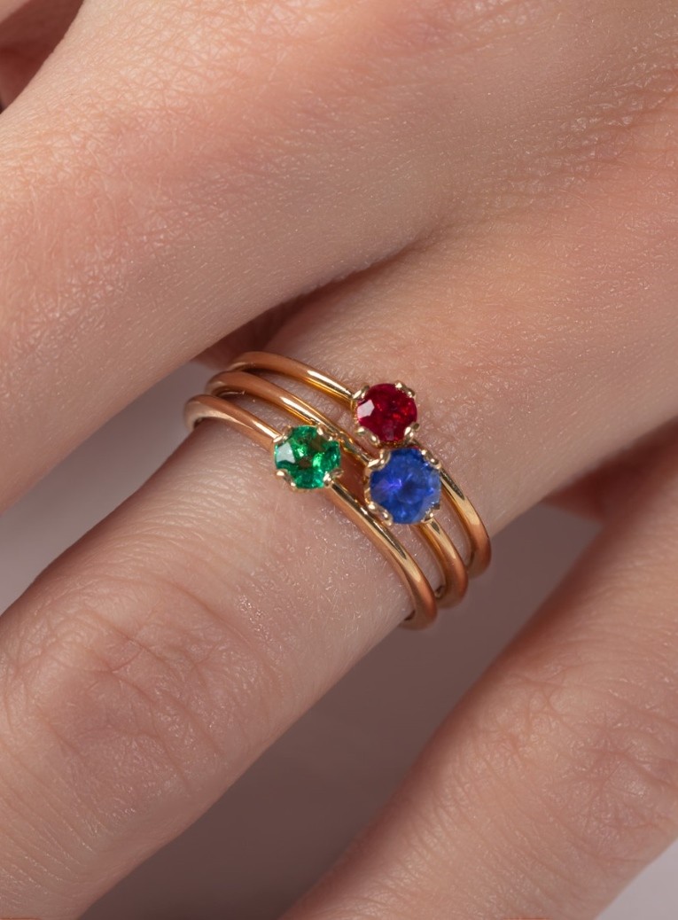 Idylle solitaire in gold and emerald 