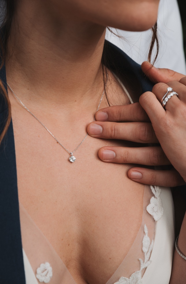 Flirt necklace in gold and diamonds 