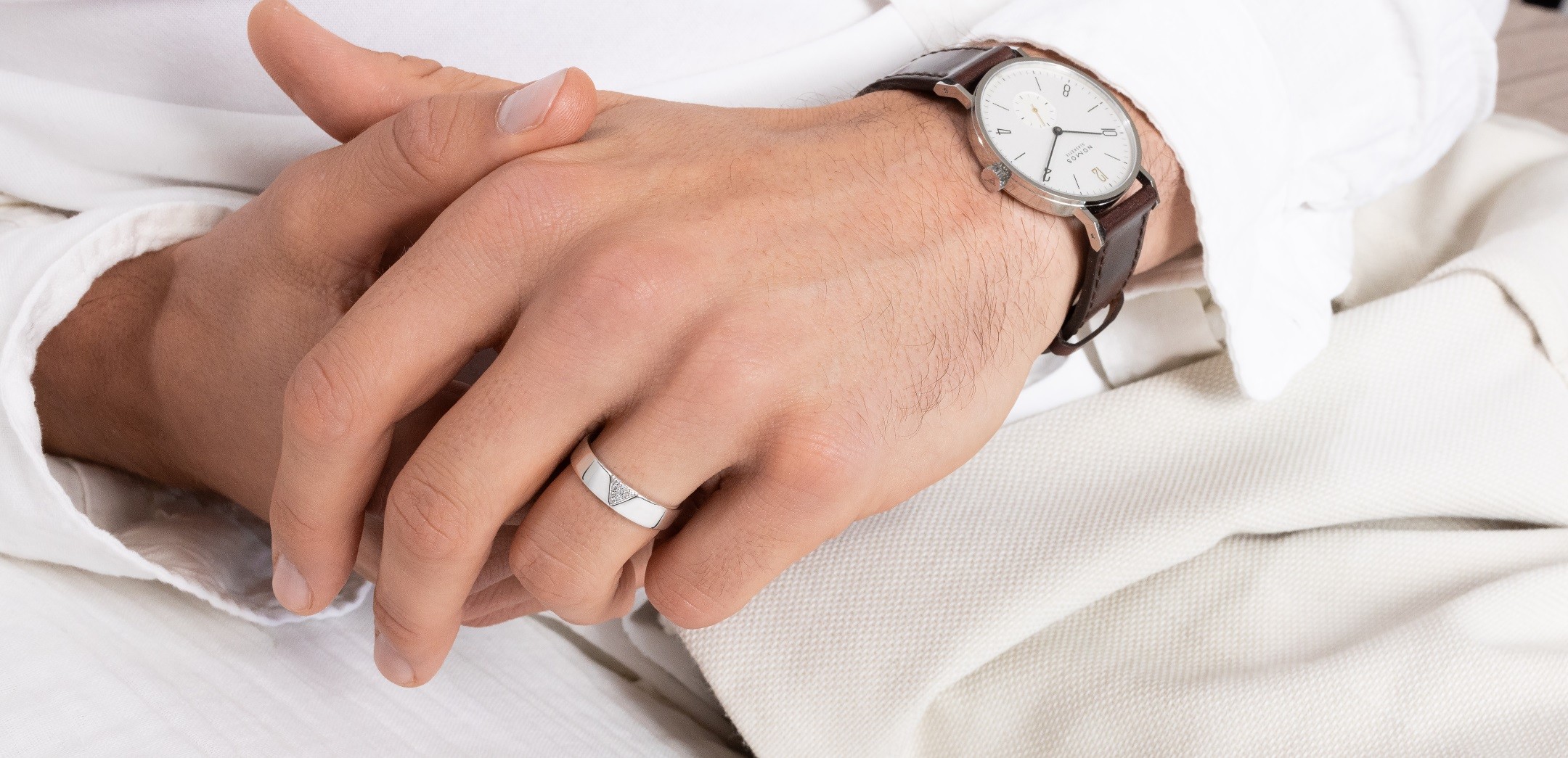 La Remarquable wedding ring in gold and diamonds 