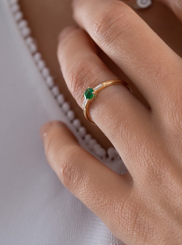 Albert solitaire - Emerald and diamonds