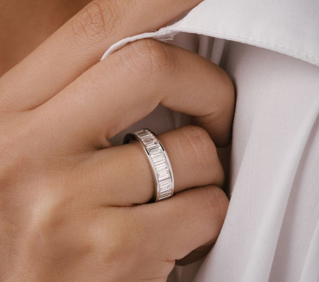 bague en or blanc et diamants