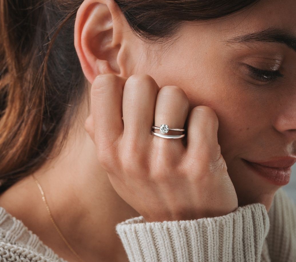 bague en or blanc et diamants de la collection Evidence 