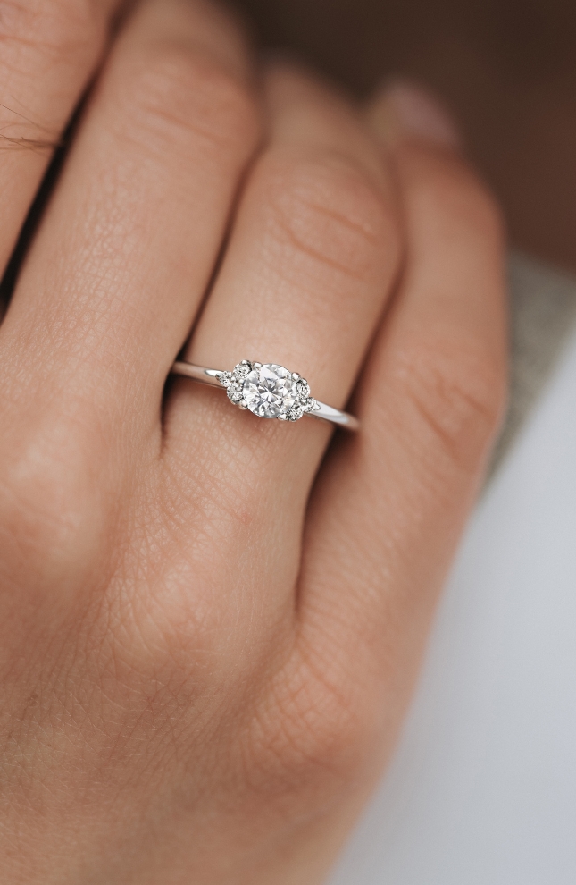 bague or blanc et diamants