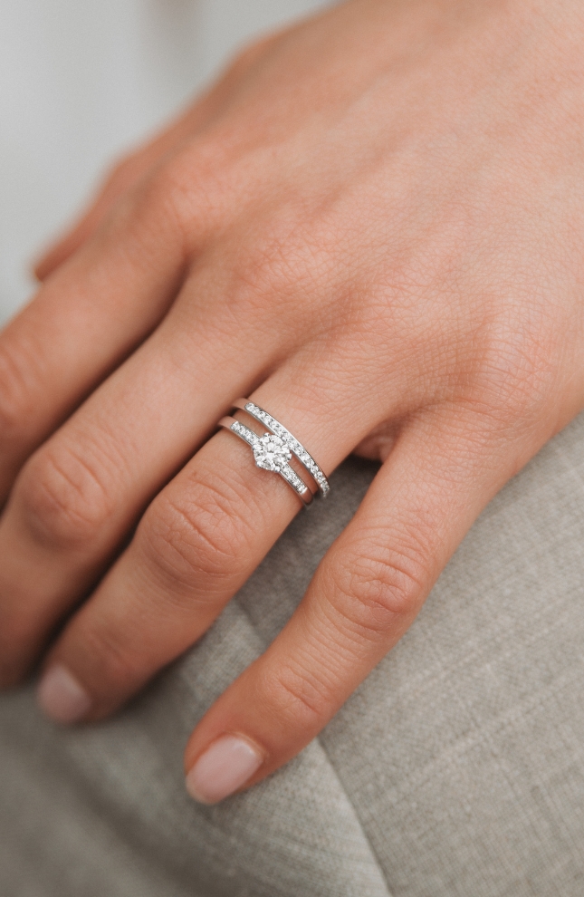 Destinée wedding ring in white gold