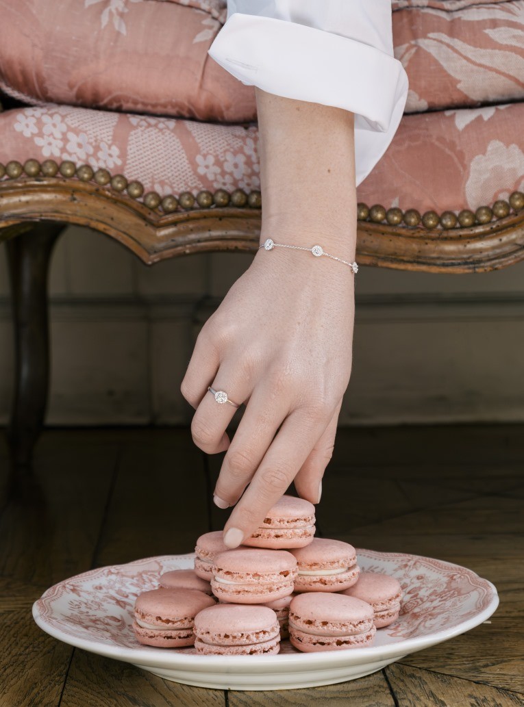 Victoria bracelet in gold and diamonds